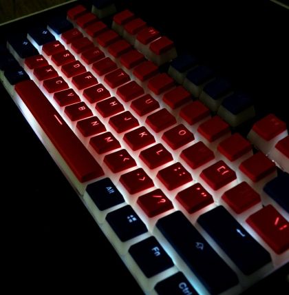 Капачки за механична клавиатура Ducky Pudding Red & Blue 108-Keycap Set PBT Double-Shot US Layout