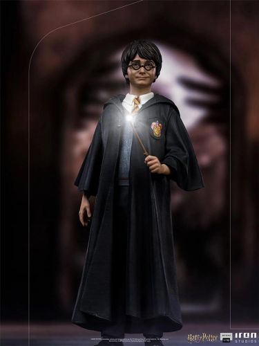 Iron Studios: Harry Potter - Harry Potter Art Scale Statue 1/10 WBHPM40721-10